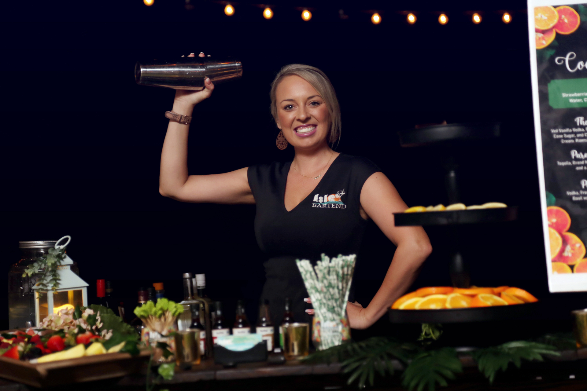 Isle Bartend mixologist crafting a cocktail